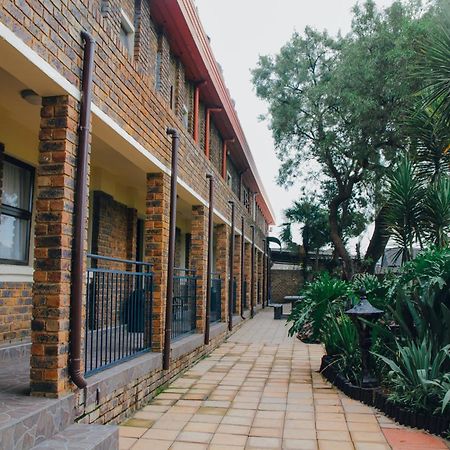 Towers Lodge Boksburg Esterno foto