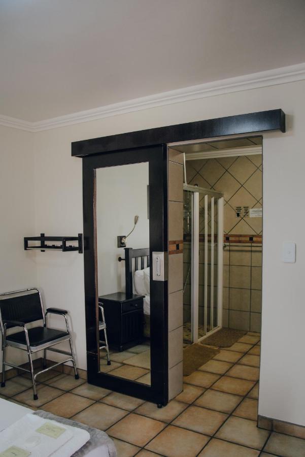 Towers Lodge Boksburg Esterno foto